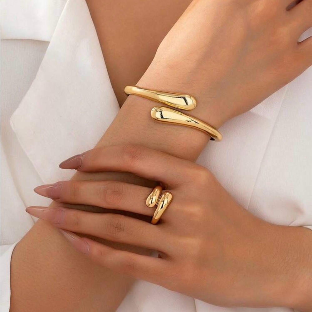 Elegant Gold-Tone Bracelet and Ring Set